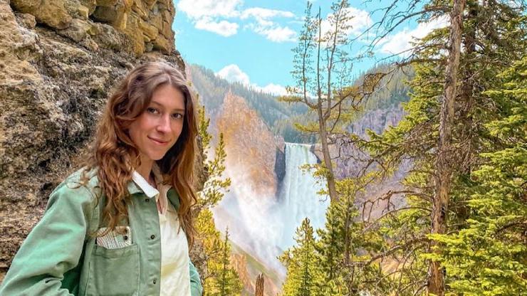 After graduating from Montgomery County Community College in 2021, Nicole Scott completed her 旅游 and Hospitality Management internship at Yellowstone National Park. Currently, she is working toward her bachelor's degree in Global Sustainable 旅游 at Florida International University's Chaplin School of 旅游 and Hospitality Management. 照片 courtesy of Nicole Scott